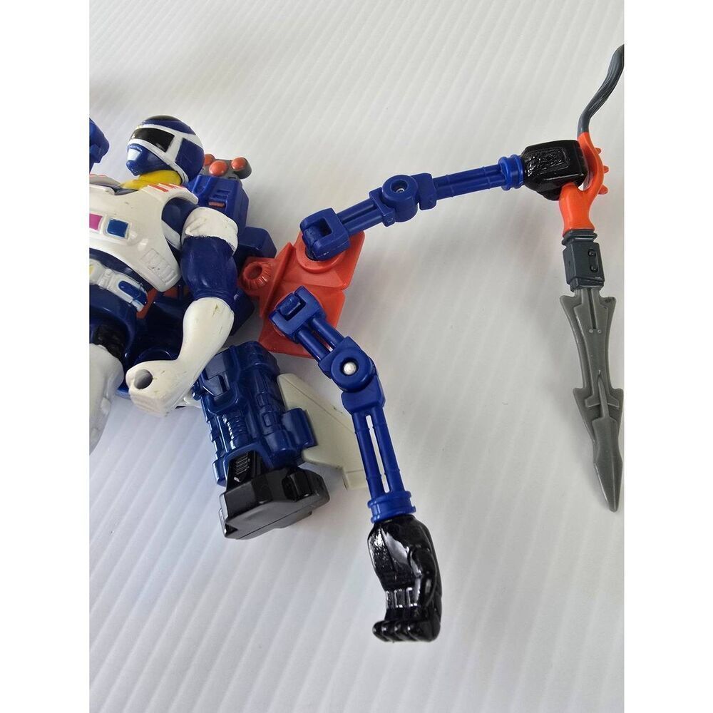 Power Rangers in Space Blue Battlized Power Ranger *Incomplete* - Picture 4 of 8